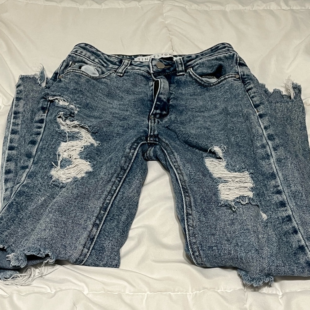 Tinseltown Juniors’ Destructed Mom Jeans Size 1